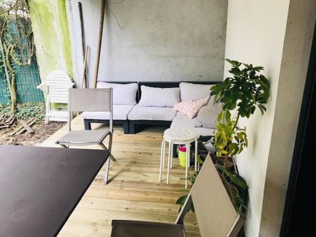 Chambre Darwin Sdb Wc Et Terrasse Prives Bordeaux Exterior photo